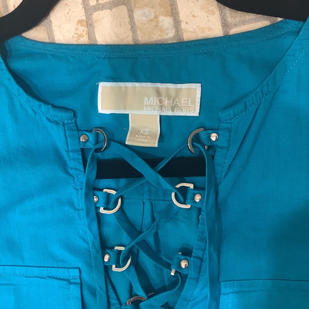 Michael Kors, long sleeve/optional button up quarter sleeve - Picture 2 of 7